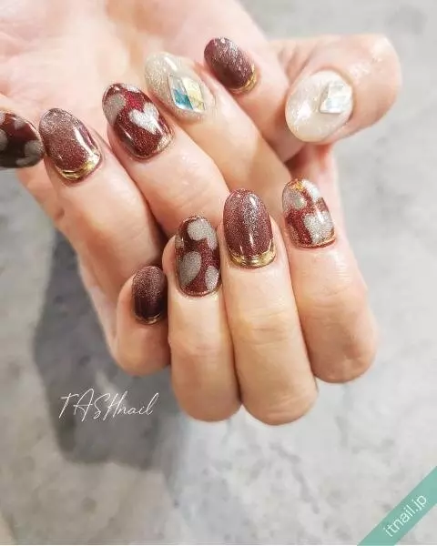 デートにも普段使いにも ハートが可愛い ラブリーネイル特集 ローリエプレス