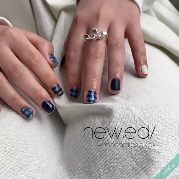 クールビューティ 大人スタイリッシュな ネイビーネイル ８選 ローリエプレス