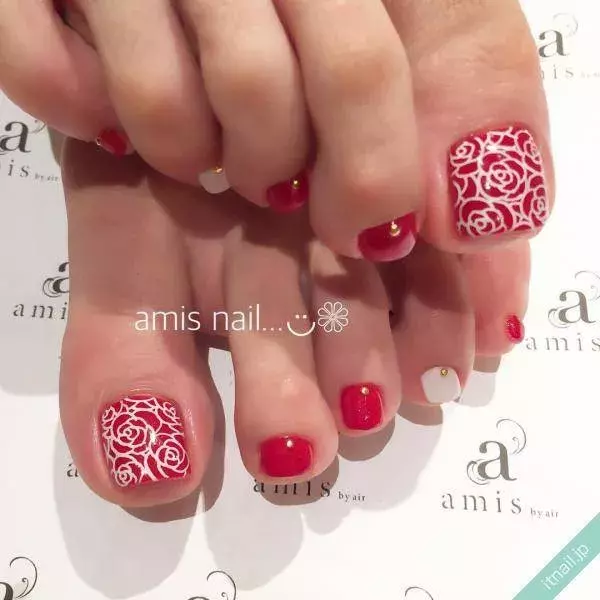 大人可愛くてセクシー レース柄をアートしてつくるフットネイル ローリエプレス 大人可愛くてセクシー レース柄をアートしてつくるフットネイル ローリエプレス