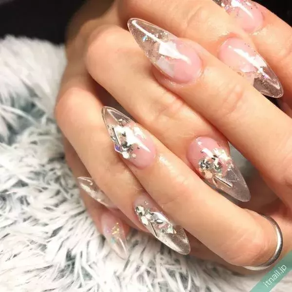 スカルプだから叶う 長さを生かしたネイルデザイン ローリエプレス