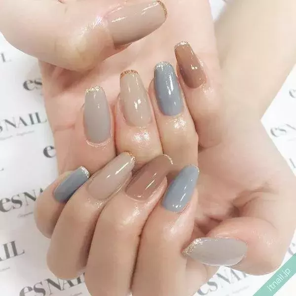 ミルクティーカラー で作るネイルデザイン集 温もり溢れる美爪へ ローリエプレス