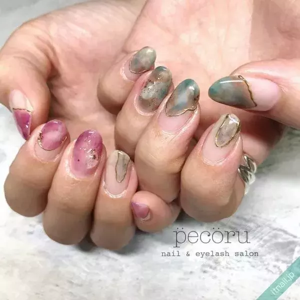 いま 天然石風ネイル がアツい ニュアンス感 Moreでおしゃれ度アップ ローリエプレス いま 天然石風ネイル がアツい ニュアンス感 Moreでおしゃれ度アップ ローリエプレス