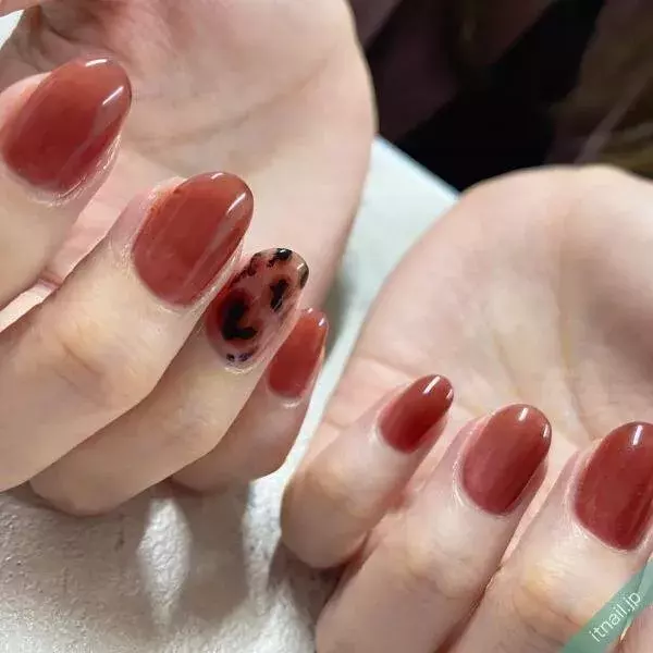 30代以上におすすめ シンプルネイルに合う 柄ネイル 特集 ローリエプレス 30代以上におすすめ シンプルネイルに合う 柄ネイル 特集 ローリエプレス