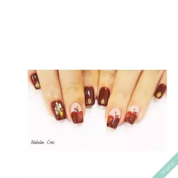 個性派さんも満足 リンゴを描いたネイルデザインあつめました ローリエプレス