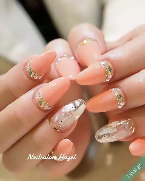 クリア シェルで涼しげな手元に 夏ネイルイチオシデザイン5選 ローリエプレス クリア シェルで涼しげな手元に 夏ネイルイチオシデザイン5選 ローリエプレス