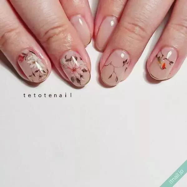 まるで小さなキャンバス ゆるくて可愛い 手描きアートネイル ローリエプレス まるで小さなキャンバス ゆるくて可愛い 手描きアートネイル ローリエプレス