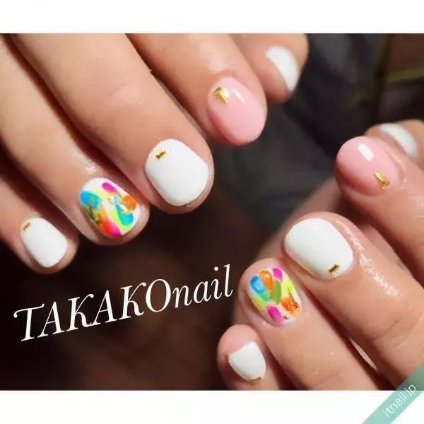 大胆なアートでお洒落度up 大人カッコいいペイントネイル特集 ローリエプレス