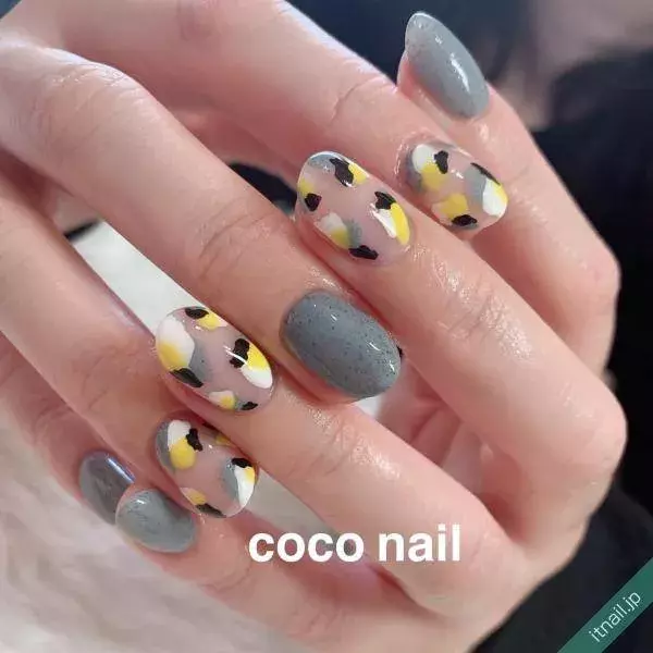 大胆なアートでお洒落度up 大人カッコいいペイントネイル特集 ローリエプレス