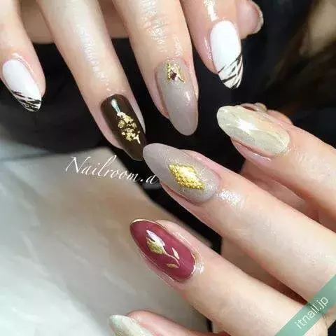 40代以上にも ほんのりビターな チョコレートネイル ８選 ローリエプレス