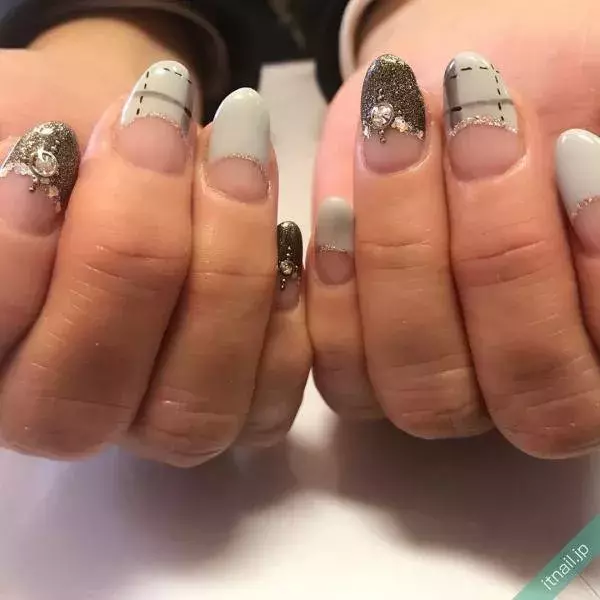 チェック柄のフレンチネイルで カジュアルと上品を両立 ローリエプレス チェック柄のフレンチネイルで カジュアルと上品を両立 ローリエプレス