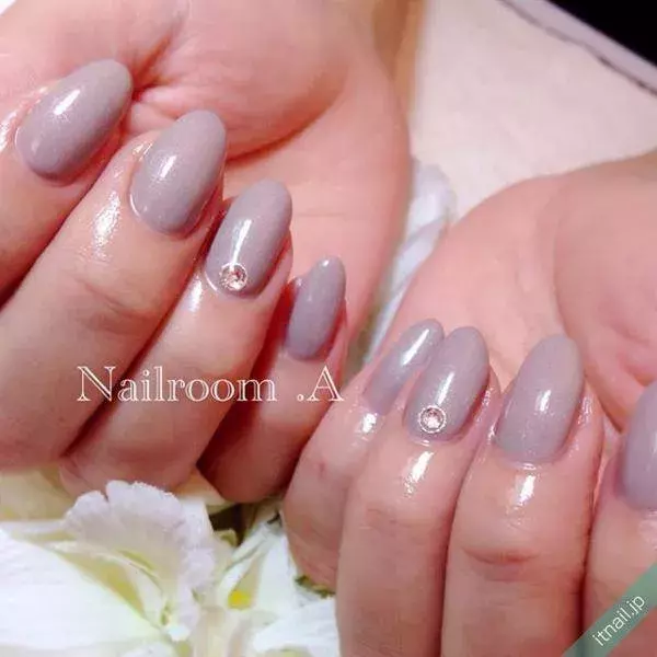 モーヴパープルのネイルがおしゃれ まねしたくなるデザインアレンジ ローリエプレス