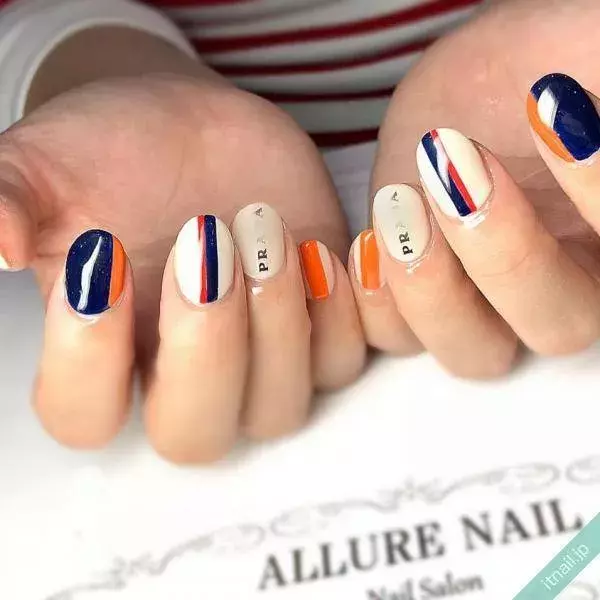 19年の流行色 アウェイクニングオレンジでつくるネイル特集 ローリエプレス