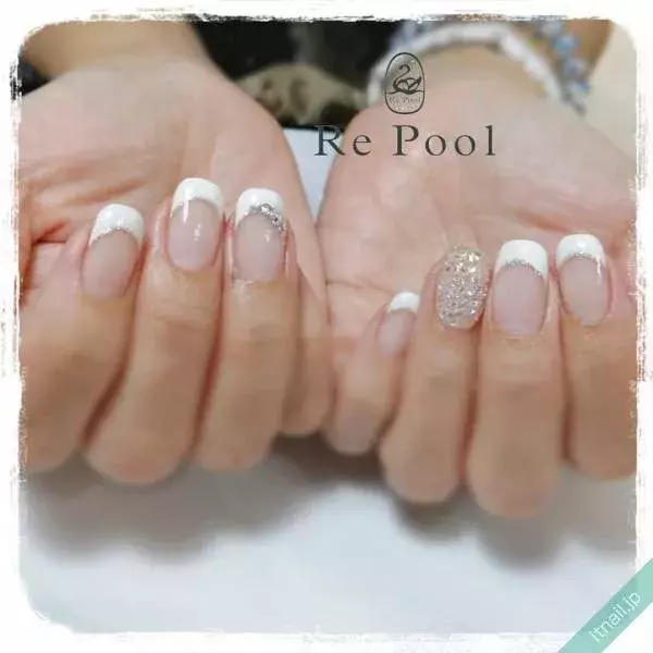 まるで宝石箱 上品な輝きが魅力の クリスタルピクシーネイル ローリエプレス