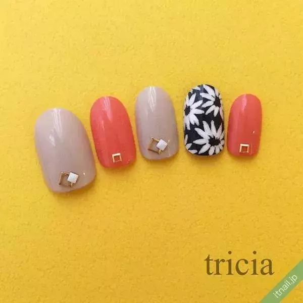 大人かわいく清楚に マーガレットを描いたネイルデザイン特集 ローリエプレス 大人かわいく清楚に マーガレットを描いたネイルデザイン特集 ローリエプレス