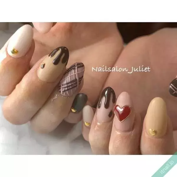 バレンタインにぴったり 甘くてキュートな チョコレートネイル ローリエプレス バレンタインにぴったり 甘くてキュートな チョコレートネイル ローリエプレス