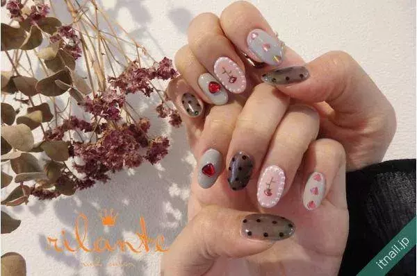 素朴でステキ 一輪挿しネイル で華のある指先に ローリエプレス 素朴でステキ 一輪挿しネイル で華のある指先に ローリエプレス