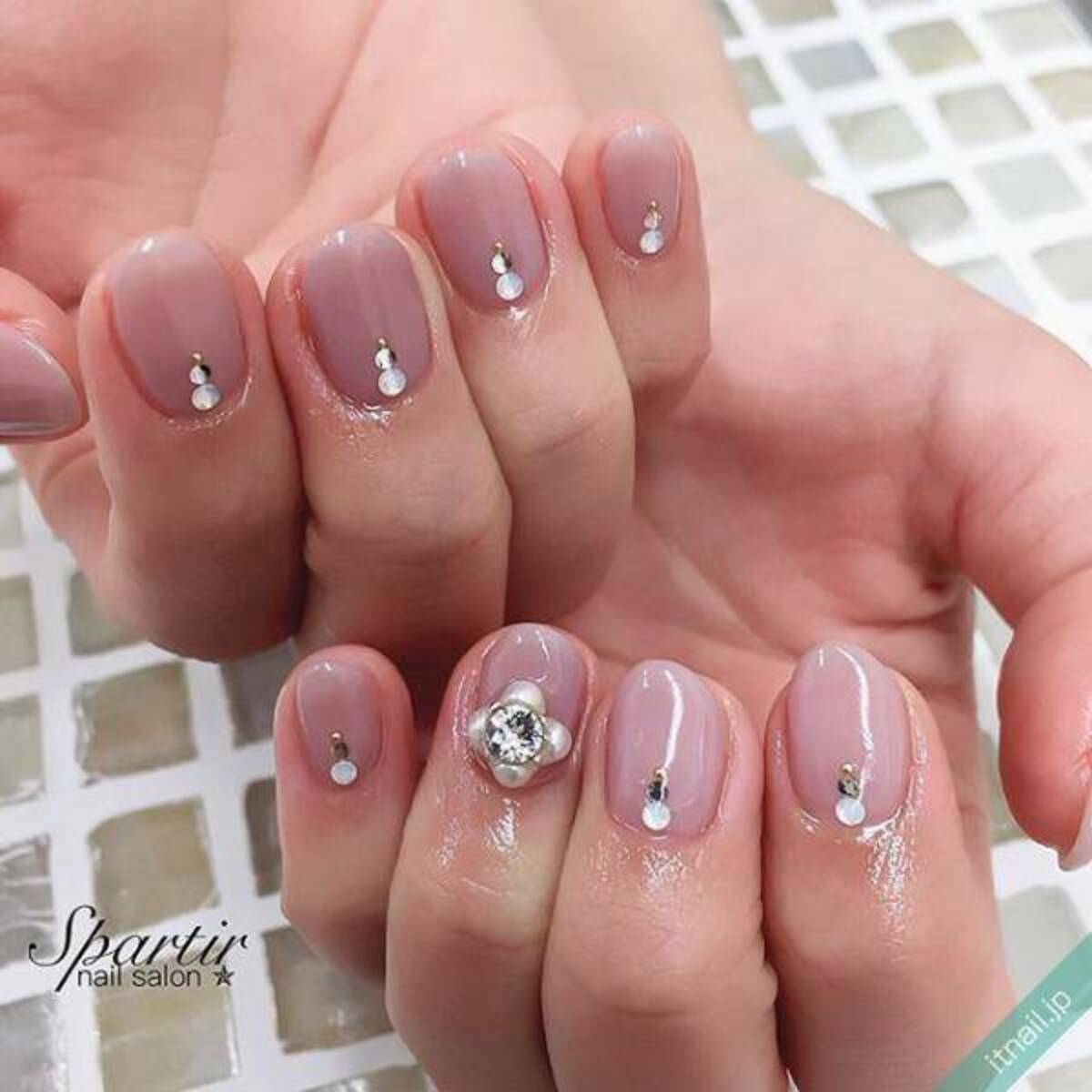 全方位ウケはこれ モーヴピンク で作る秋のモテネイル特集 ローリエプレス