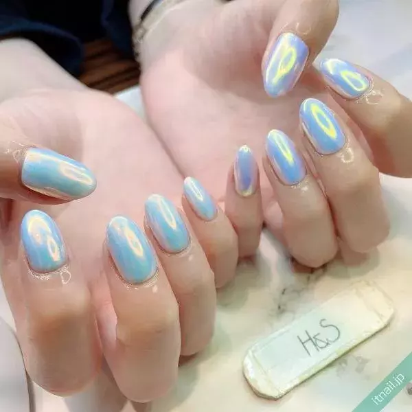 今っぽさが光る 質感ブルーネイル でトレンドを満喫しよう ローリエプレス