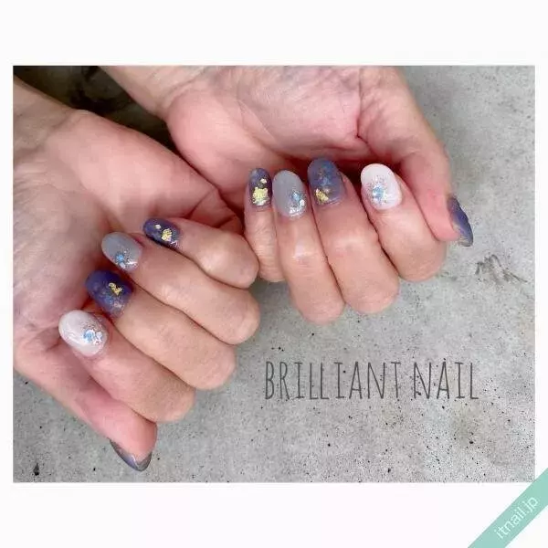 ブルー グレーのネイル でスタイリッシュな指先を作る ローリエプレス