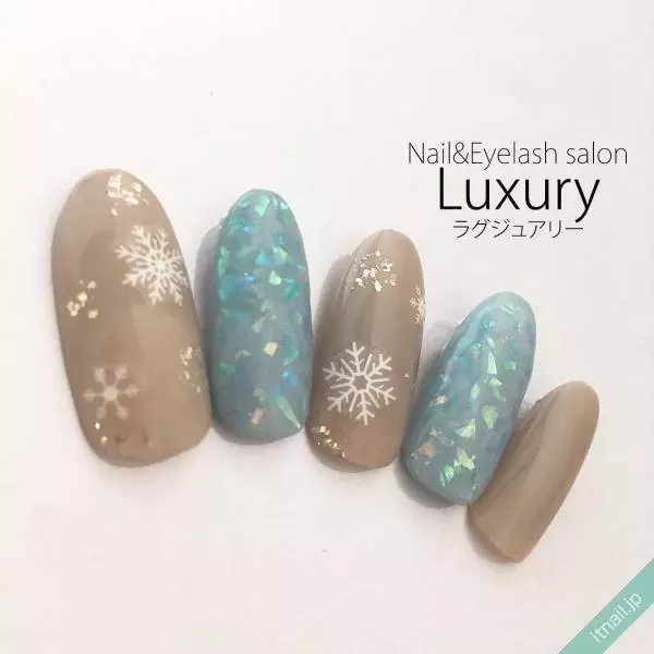 今が旬の 雪の結晶ネイル 冬季限定のおたのしみデザイン厳選 ローリエプレス