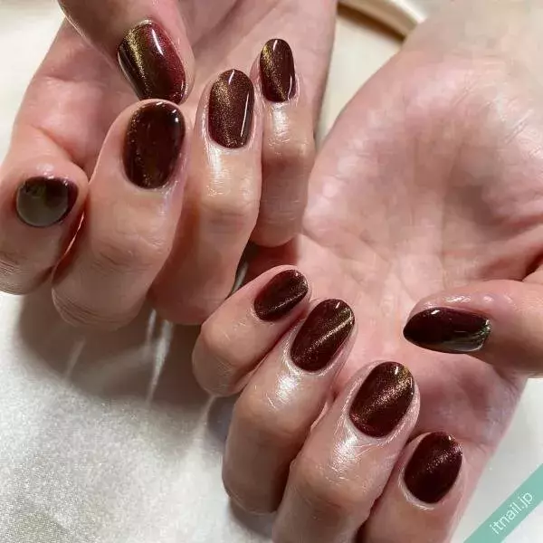 秋はじめはこれ こっくりかわいい 栗色ネイル デザイン8選 ローリエプレス 秋はじめはこれ こっくりかわいい 栗色ネイル デザイン8選 ローリエプレス