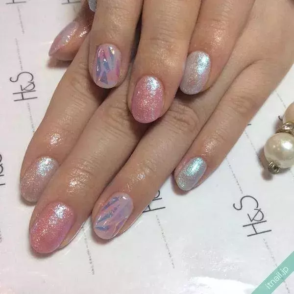 グラデーション オーロラできらきらに 七夕ネイルがかわいすぎ ローリエプレス