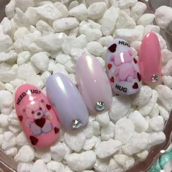 可愛い指先にほっこり テディベアをアートしたネイルデザイン ローリエプレス 可愛い指先にほっこり テディベアをアートしたネイルデザイン ローリエプレス