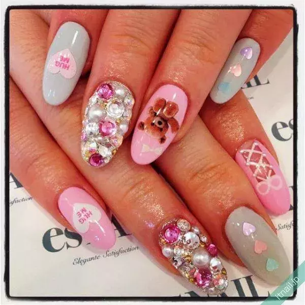 可愛い指先にほっこり テディベアをアートしたネイルデザイン ローリエプレス 可愛い指先にほっこり テディベアをアートしたネイルデザイン ローリエプレス