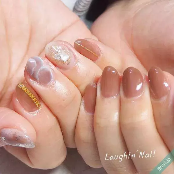 40代以上もしっくり ブラウンベージュネイル で冬を彩ろう ローリエプレス