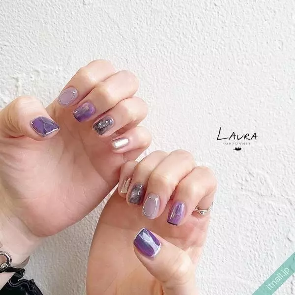 大人キュートが旬 ピンク パープル系のミラーネイルデザイン８選 ローリエプレス