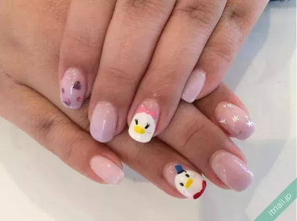 夢の国の世界観をネイルに ディズニーネイル を楽しみませんか ローリエプレス