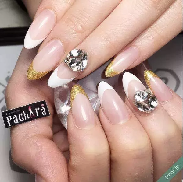 白フレンチネイルと相性抜群 マンネリ化しない3つの黄金コンビ ローリエプレス 白フレンチネイルと相性抜群 マンネリ化しない3つの黄金コンビ ローリエプレス