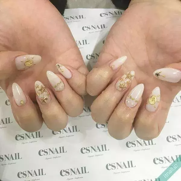 神秘的で美しい 月と太陽ネイル デザイン特集 ローリエプレス 神秘的で美しい 月と太陽ネイル デザイン特集 ローリエプレス