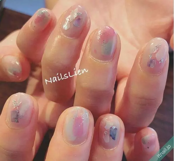 お好きにどうぞ 複数色を使った塗りかけアートネイル ローリエプレス