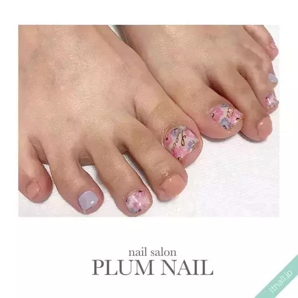 気分が上がる 大人かわいい 花柄フットネイル デザイン集 ローリエプレス