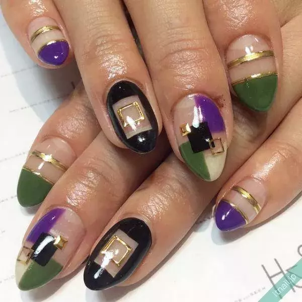 個性派さんにもおすすめ スクエアモチーフのくり抜きネイル特集 ローリエプレス