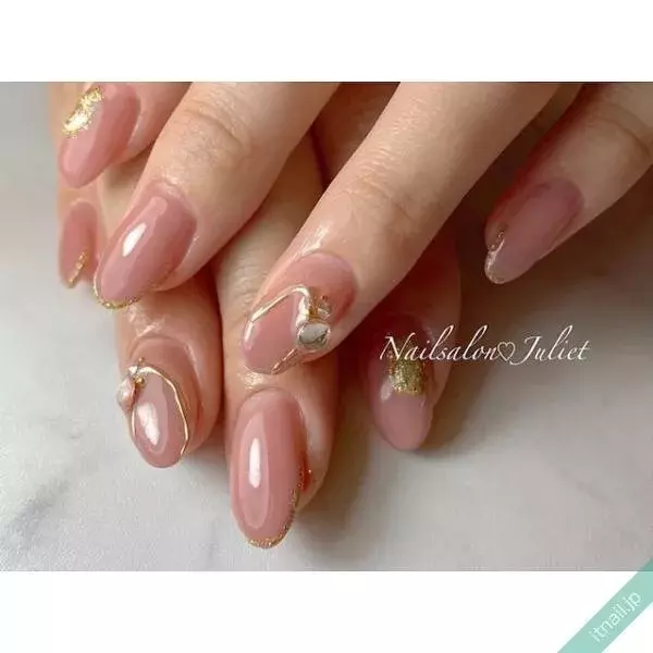 デートにも ピンクベージュネイル で正統派の可愛さをget ローリエプレス