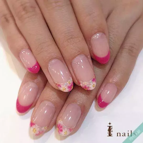 ５０代からのネイル入門 サロン選びからおすすめデザインまで ローリエプレス