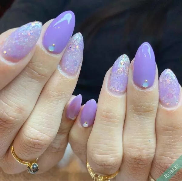 浮かないムラサキ パープルネイルで叶える艶っぽ美人ネイル ローリエプレス