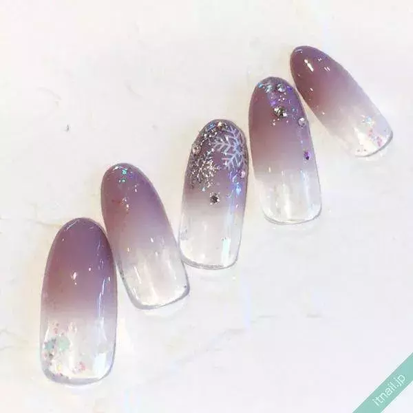 季節を先取り 雪の結晶ネイル 今年はどう楽しむ ローリエプレス