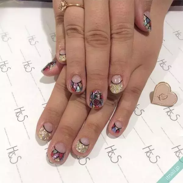 永遠の憧れ ディズニープリンセスを描いたネイルデザイン ローリエプレス