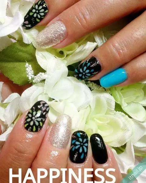 夏といったらコレ 夏祭りネイル でテンションup ローリエプレス 夏といったらコレ 夏祭りネイル でテンションup ローリエプレス