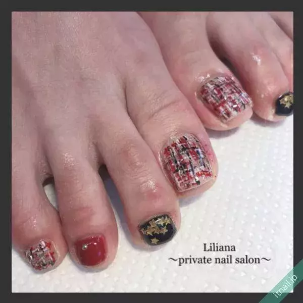 春先までok ツイード柄のフットネイルでほっこり暖か ローリエプレス