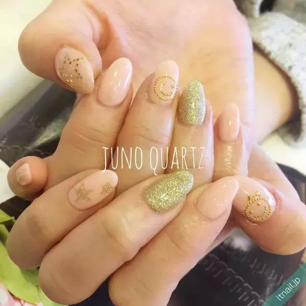 ほっこり笑顔に癒されて ニコちゃんネイルで遊び心満載な手元に ローリエプレス ほっこり笑顔に癒されて ニコちゃんネイルで遊び心満載な手元に ローリエプレス