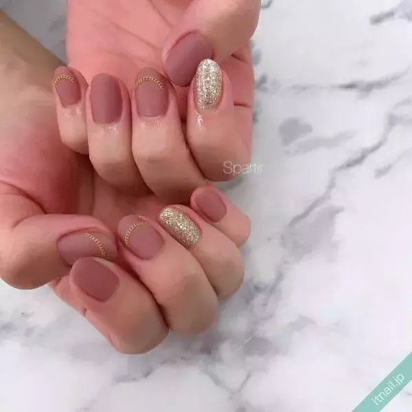 こなれ感たっぷり 即マネしたい マットネイル アレンジ10選 ローリエプレス こなれ感たっぷり 即マネしたい マットネイル アレンジ10選 ローリエプレス