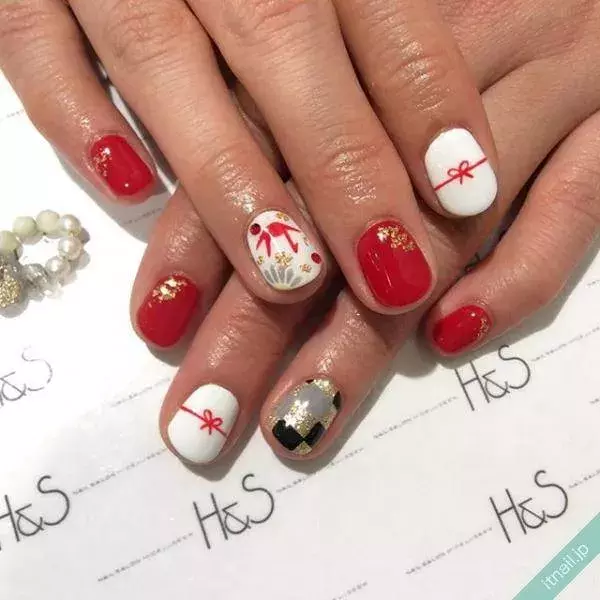 ダルマや鶴など縁起物がいっぱい 年初めはお正月ネイルで ローリエプレス