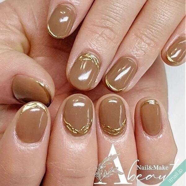 今オシャレなのはこれ ミラーライン で映える洗練ネイル10選 ローリエプレス 今オシャレなのはこれ ミラーライン で映える洗練ネイル10選 ローリエプレス