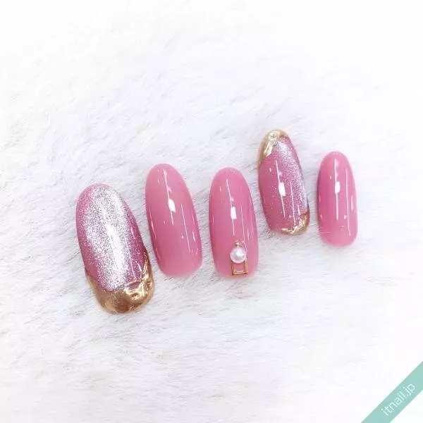ゴールド マグネットネイル ロマンチックなムードに豪華にフィット ローリエプレス
