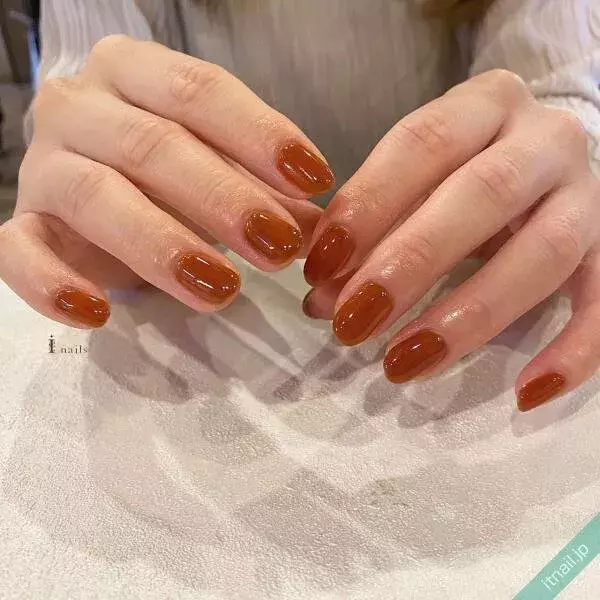 シンプル派も個性派もok ラフに決まる冬のショートネイル9選 ローリエプレス