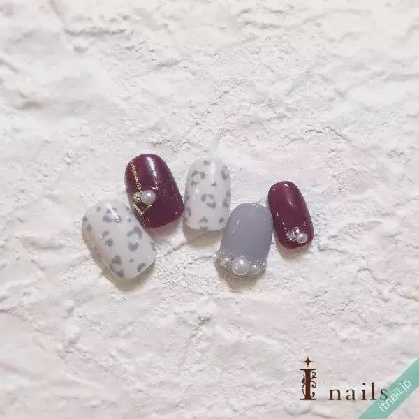 秋ネイルの定番 ボルドー と相性のいい7色 お手本デザイン ローリエプレス 秋ネイルの定番 ボルドー と相性のいい7色 お手本デザイン ローリエプレス